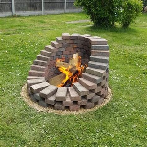 Hur man bygger en Round Brick Firepit